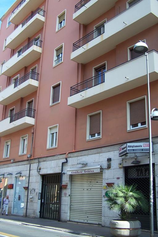 B&B In Centro Κάλιαρι Εξωτερικό φωτογραφία